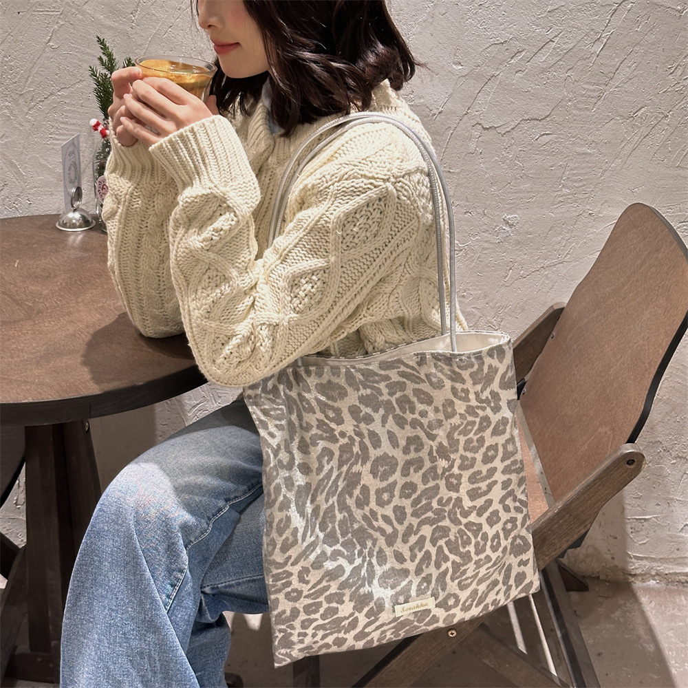 Women Bags Grey - Srebrnoszara torba damska na ramię w