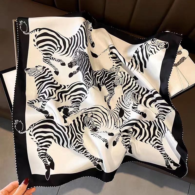 Jedwabna apaszka w zebrę, mała – Women'S Bags Holiday recenzja i cena